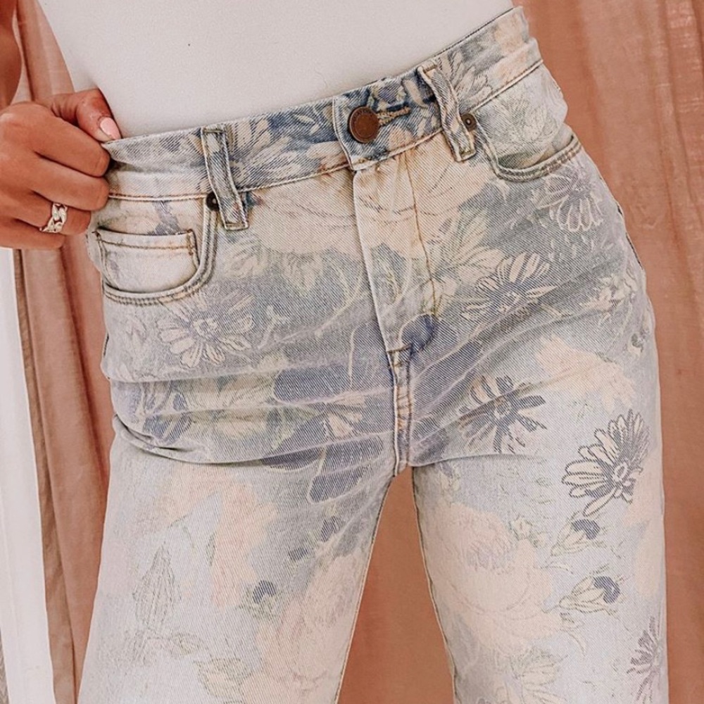 BLANK NYC FLORAL JEANS